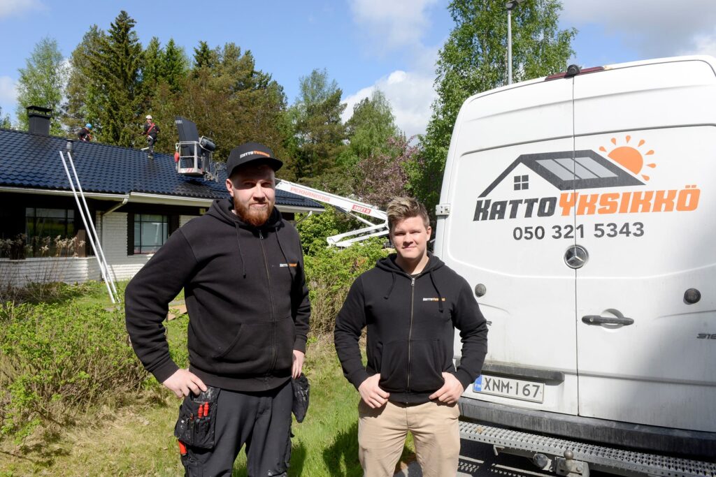Talenomin referenssiasiakas Kattoyksikkö Oy on kattoremontteihin ja aurinkovoimaloiden asentamiseen erikoistunut yritys. Yhteistyöstä saa iloa joka päivä.