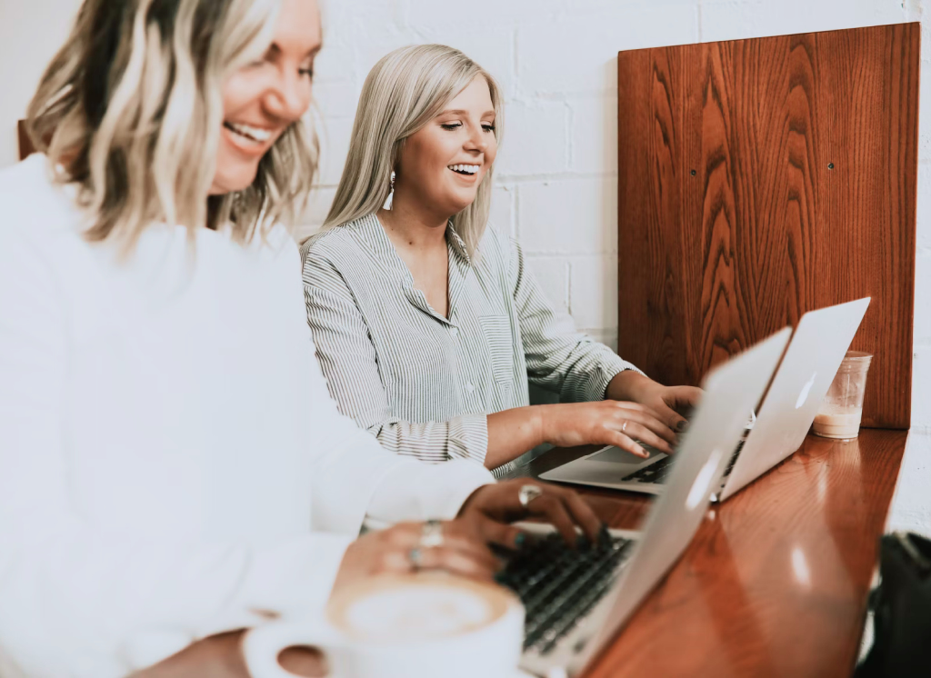 Talenom HR-palvelut järjestelmäpalvelut helppokäyttöinen järjestelmä